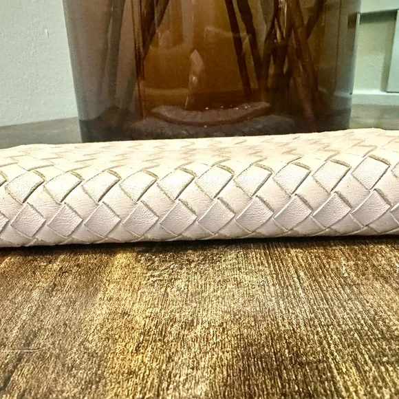 Bottega Veneta Intrecciato Light Blush Long Wallet - Picture 5 of 17